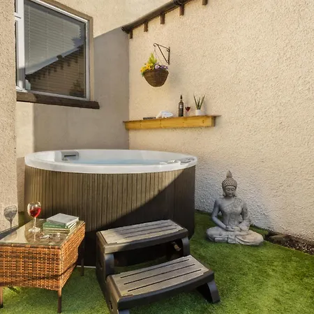 Holiday home Ellerthwaite Place X3 Bed House With Hot Tub In *