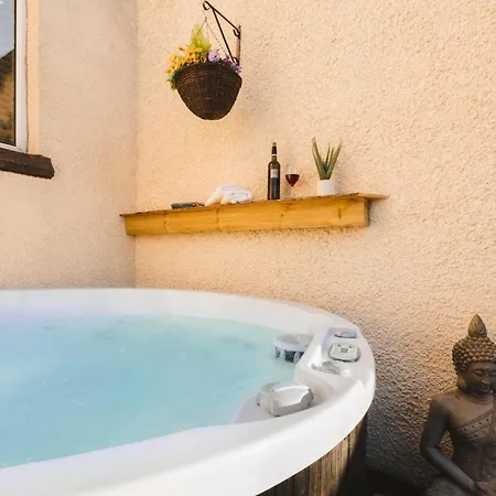Ellerthwaite Place X3 Bed House With Hot Tub In * Windermere