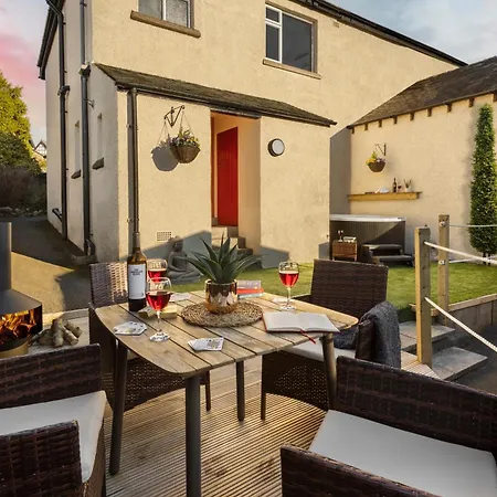 Dom wakacyjny Ellerthwaite Place X3 Bed House With Hot Tub In - Ridgestone *