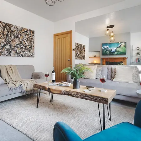 펜션 Ellerthwaite Place X3 Bed House With Hot Tub In - Ridgestone *