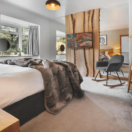 Ellerthwaite Place X3 Bed House With Hot Tub In Holiday home Windermere