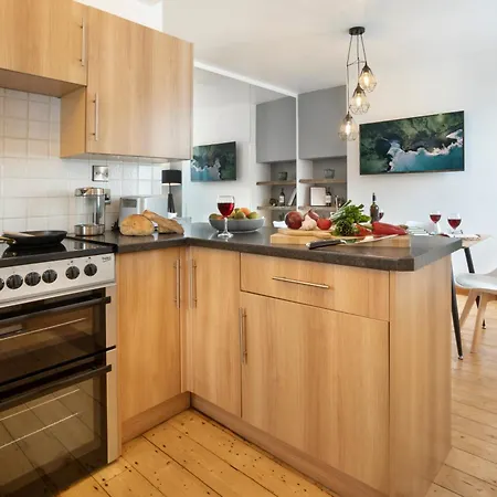 Ellerthwaite Place X3 Bed House With Hot Tub In Holiday home Windermere