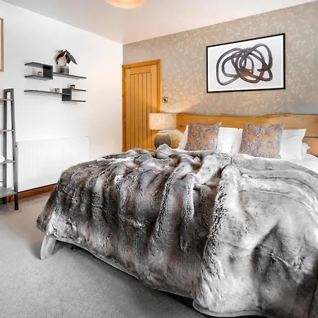 Ellerthwaite Place X3 Bed House With Hot Tub In Holiday home