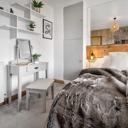 펜션 Ellerthwaite Place X3 Bed House With Hot Tub In - Ridgestone