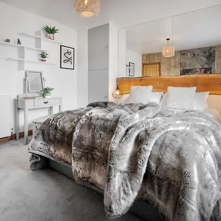 Ellerthwaite Place X3 Bed House With Hot Tub In * Windermere