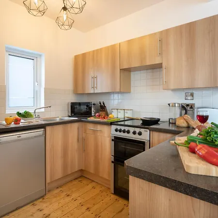 Holiday home Ellerthwaite Place X3 Bed House With Hot Tub In Windermere