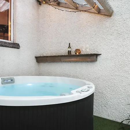 Ellerthwaite Place X3 Bed House With Hot Tub In * Windermere